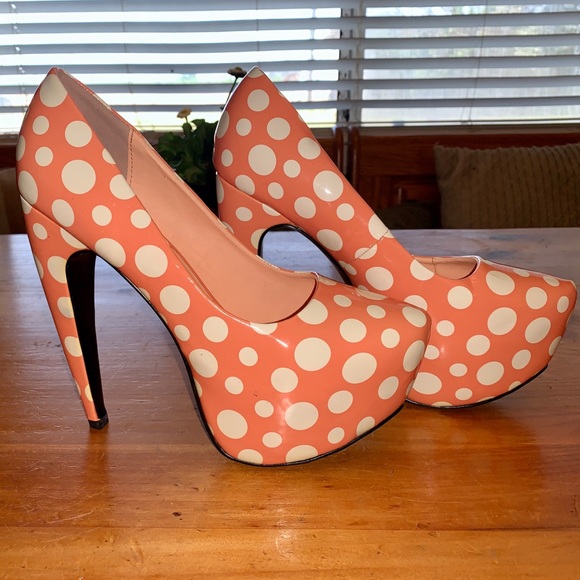 Charlotte Russe Retro Heels! - Picture 1 of 4